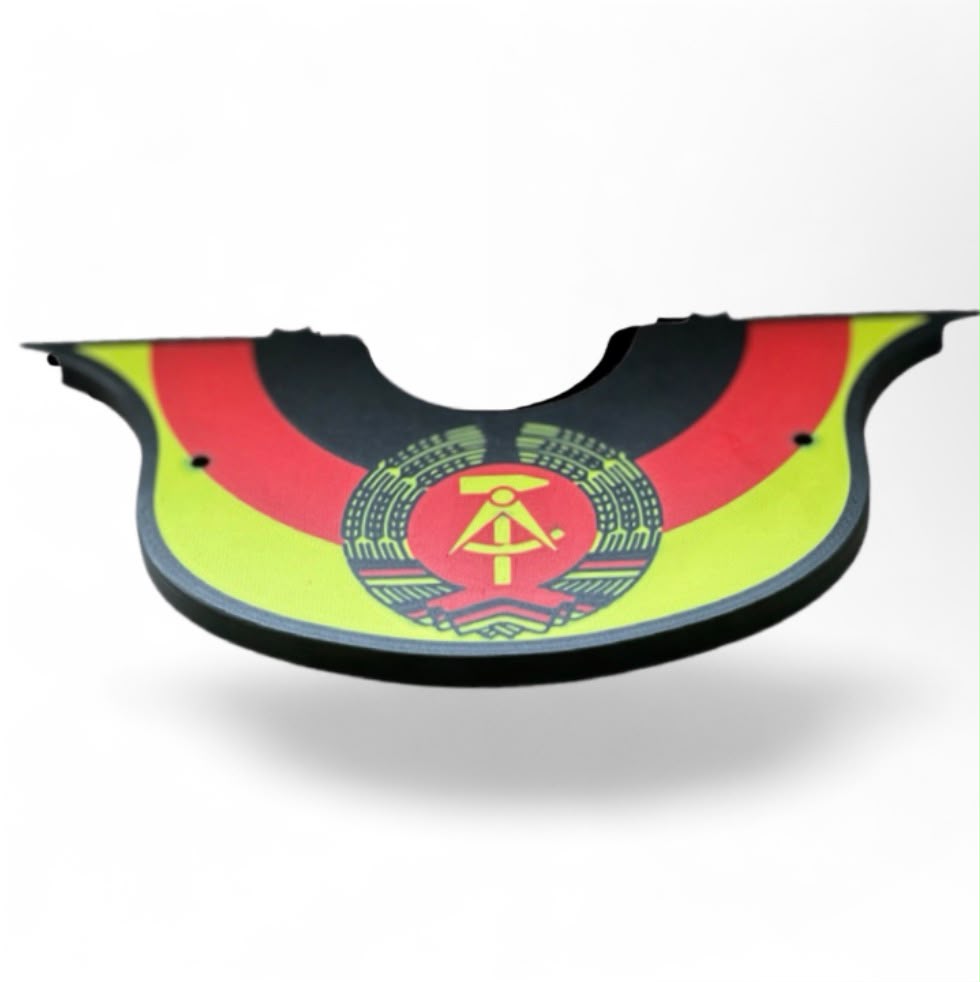 Armaturenabdeckung „DDR Emblem mit DE Flagge“ aus 3D-Druck für Simson Schwalbe KR51/1 & KR51/2