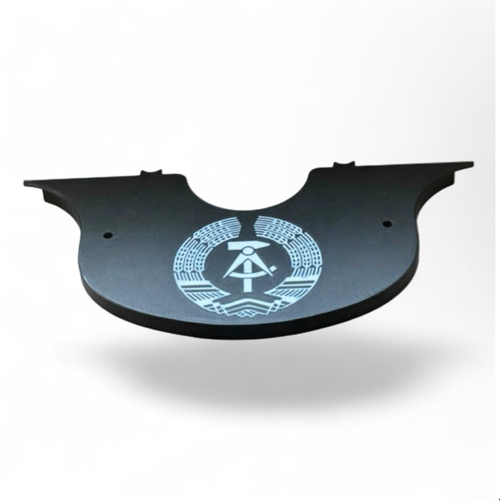 Armaturenabdeckung „DDR Emblem SW“ aus 3D-Druck für Simson Schwalbe KR51/1 & KR51/2